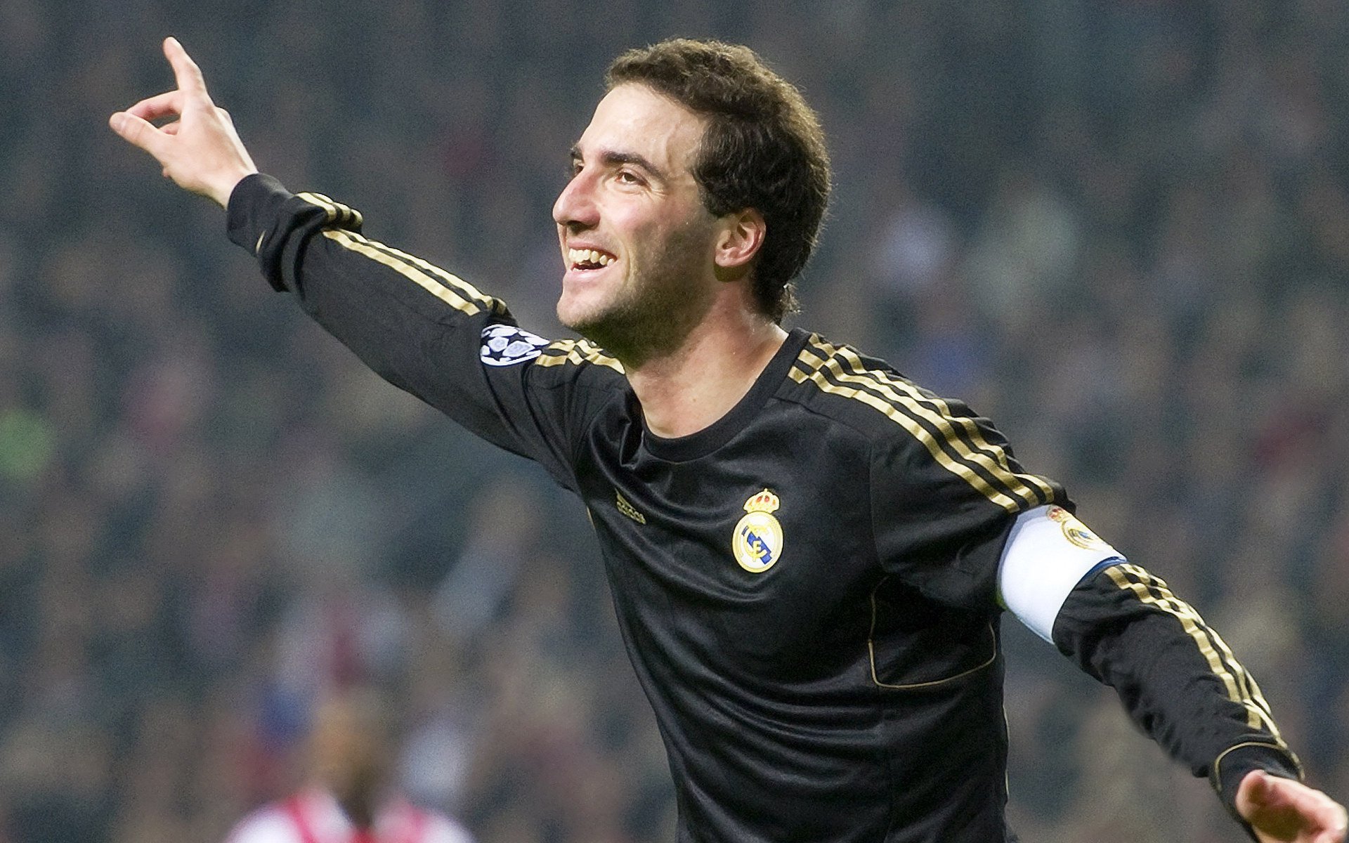 足球赛场上的激情对决,谁将脱颖而出?,足球激动