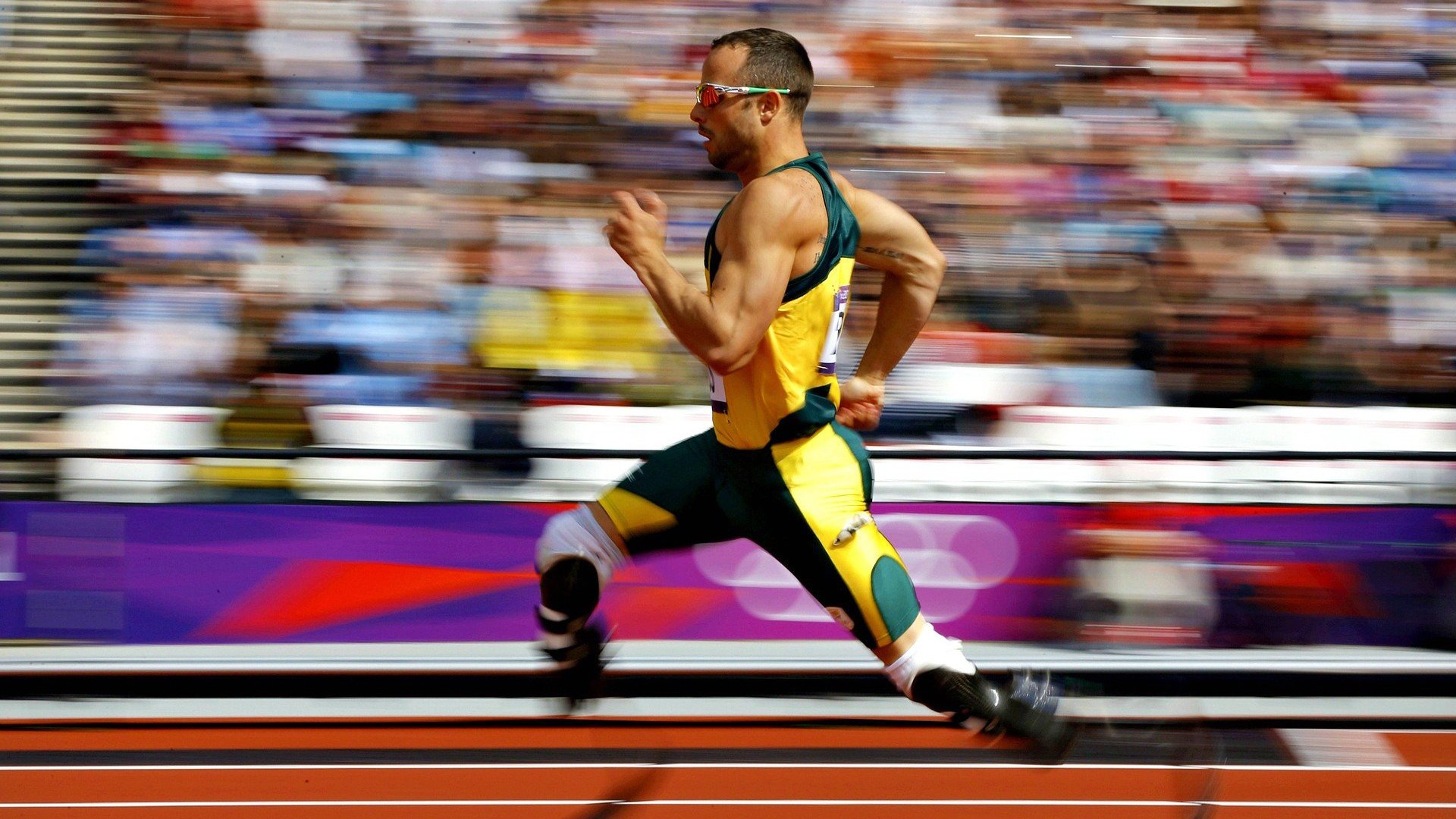 “沙滩排球：高新体育中心赛场激情四溢，冠军争夺激烈”